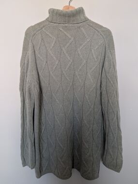 Mariele Waithe 100% Cashmere Turtleneck Sweater